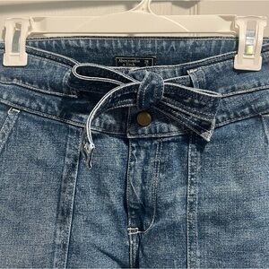 Abercrombie & Fitch Ultra High Rise Straight Jeans with Denim Tie Size 2/26